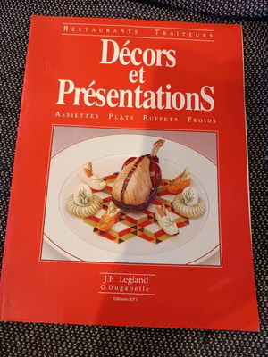 Décors et Présentations book like new, French language