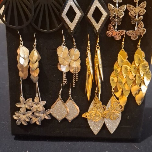 Earrings new, 10 pairs with stand, gold and silver colors