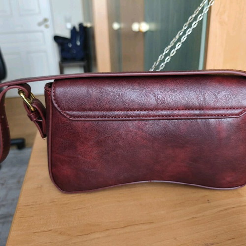 Shoulder bag like new, burgundy with extra crossbody strap