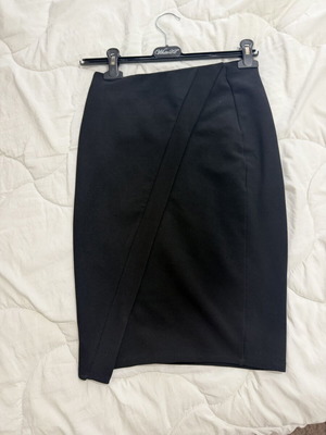 Skirts small size, narrow, like new, black and navy