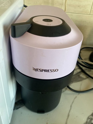 Nespresso coffee maker used, works with capsules