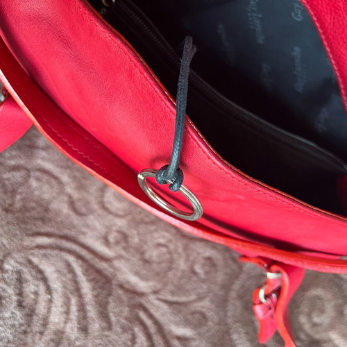 Guy Laroche shoulder bag red leather like new