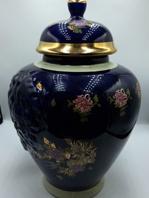 Vintage δοχείο πορσελάνης cobalt blue με καπάκι και φυτικό διάκοσμο μεταχειρισμένο