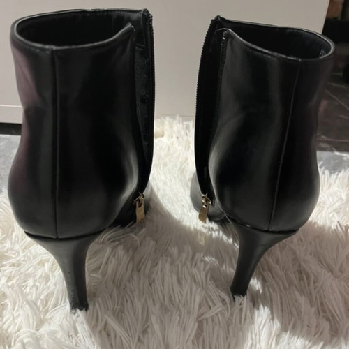 Migato black boots with 10 cm heel like new