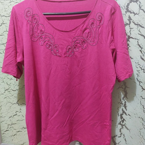 Fuchsia blouse, soft elastic fabric