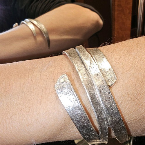 Bracelet new silver metal that does not tarnish