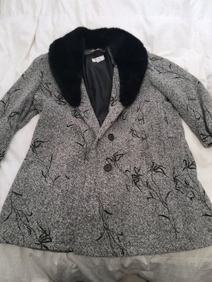 Coat half coat like new, size XXL
