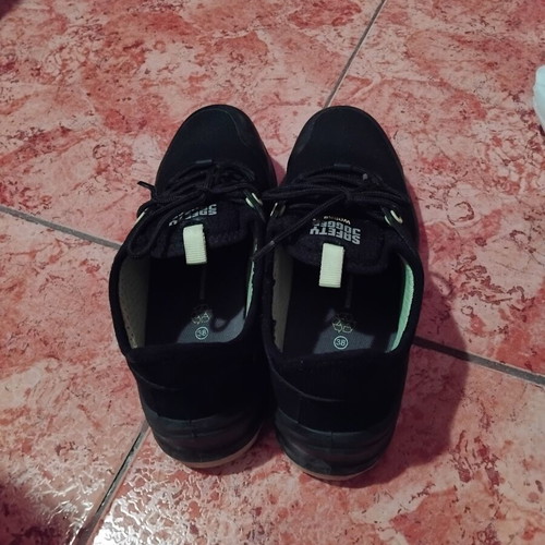 Safety Jogger safety shoes size 38 with safety vest new