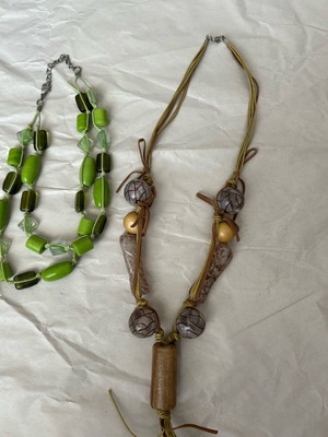 Set of beautiful necklaces for neck new, sold together