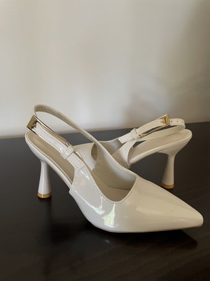 Beige patent leather slingback heels size 36, new