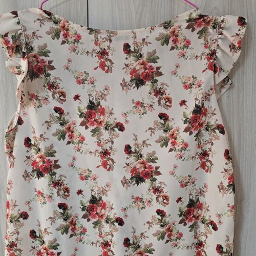 One two floral blouse like new, multicolor