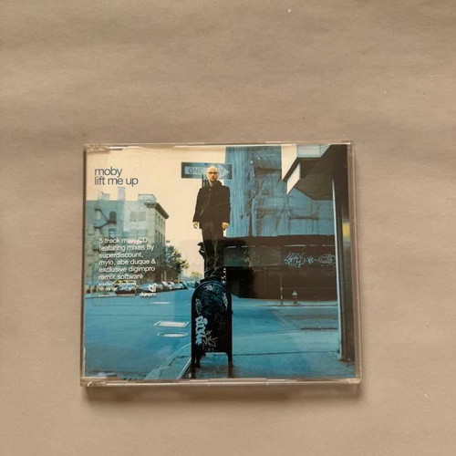 Moby Lift Me Up CD like new, pop