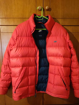 Nike puffer jacket like new, red, size L