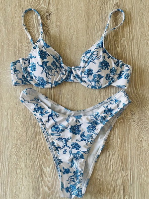 Women's Bikini Set Renaissance Cherub Print Blue White Size Small like new