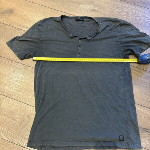 Dirty Laundry short-sleeve shirt L used, gray with small hole