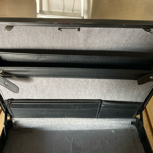 Duke hard briefcase black color like new 44x32