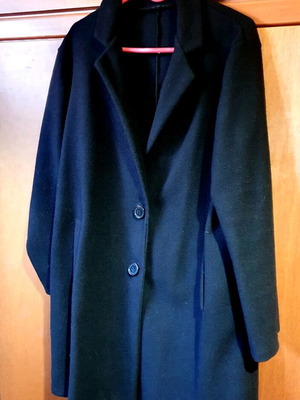 Black coat like new, comfortable fit size L