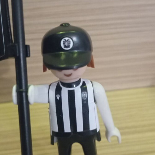 Playmobil PAOK fan figure like new with team flag