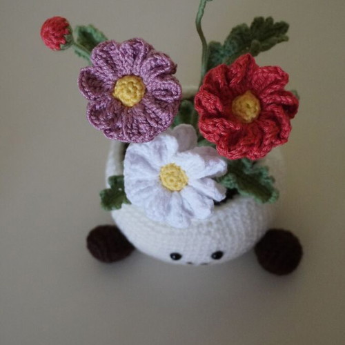 Knitted flower pot made to order