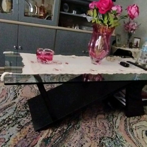 Coffee table lacquer and glass like new