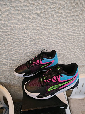 Puma Dagger basketball shoes new, athletic, size 43, black multicolor