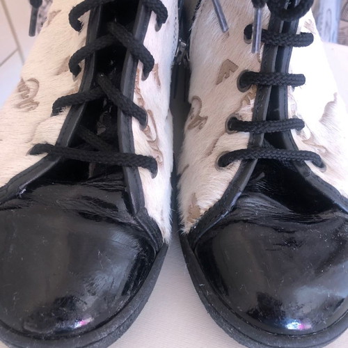 Armani Junior boots used kids size 37 white pony skin