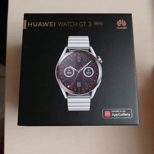 Huawei Watch GT 3 like new with bracelet, stand, charger, and box