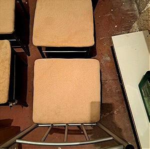 4 καρέκλες