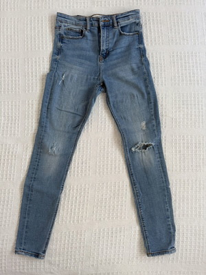 Stradivarius jeans size 36 small like new