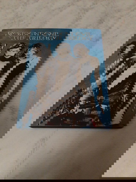Κασετίνα με 3 dvd Resident Evil The Trilogy