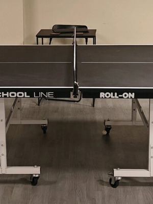 Stag 22m ping pong table like new, black