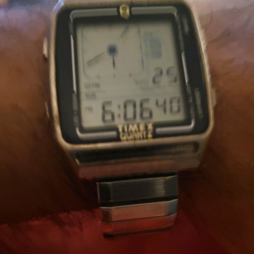 Timex Q Timex Reissue Digital LCA used, silver