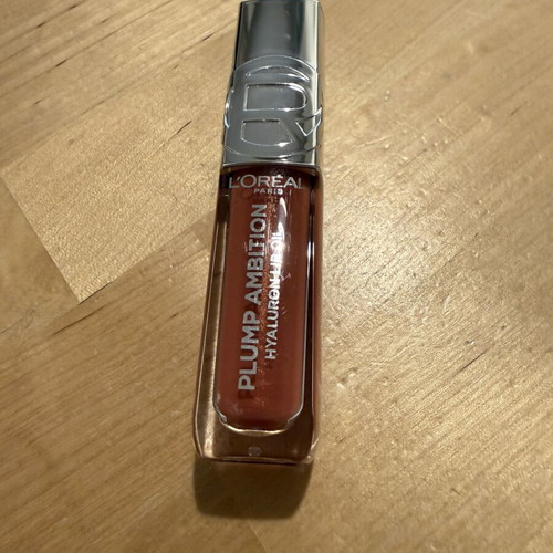 L'Oreal Paris Plump Ambition Hyaluron Lip Oil, shade 650 Nude Macaron