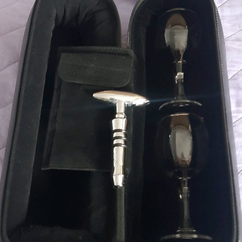 Wine bottle case used, leather with two glasses