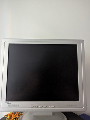 Fujitsu Siemens 19" computer monitor used with built-in speakers VGA