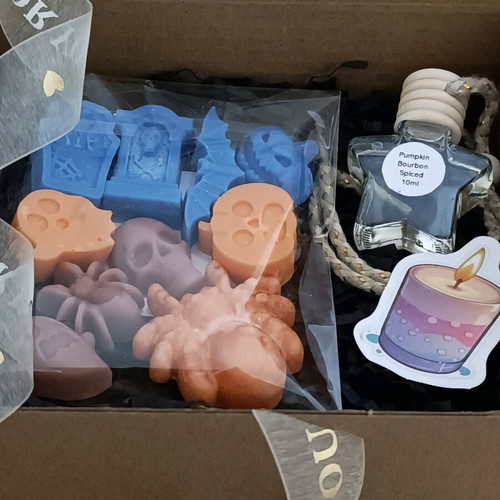 Pumpkin Bourbon Spiced Car Diffuser 10ml and Halloween Wax Melts 51gr Set