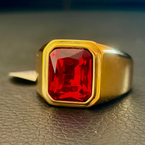 Golden Crimson Signet Ring new, red faceted crystal, 316L stainless steel