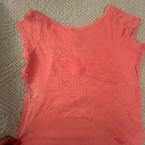 Coral t-shirt like new, short sleeve with bow design, size S