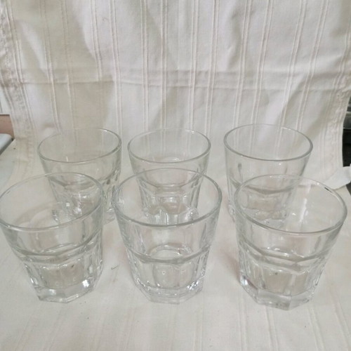 Set of 6 glass whiskey glasses like new