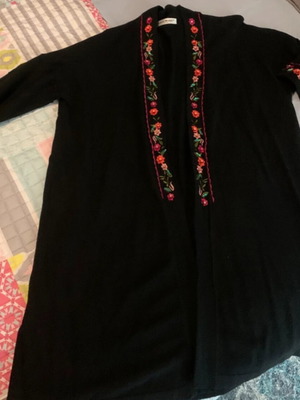 Black cardigan with 3/4 sleeves like new with striking pattern