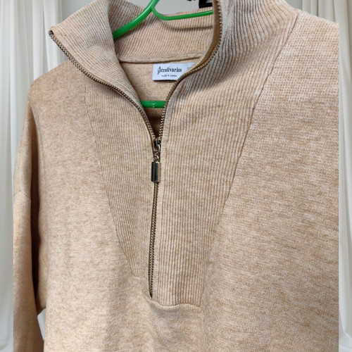 Stradivarius pullover with zipper like new, size S, beige