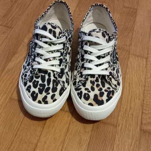 Superga canvas leopard shoes like new, size 38