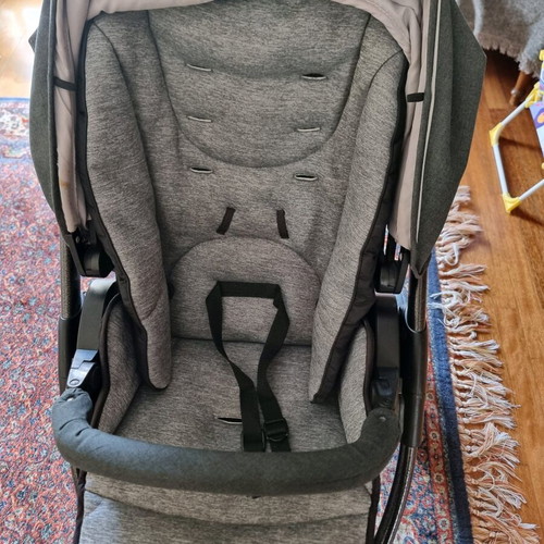 Hauck 3-in-1 stroller system like new, gray-black