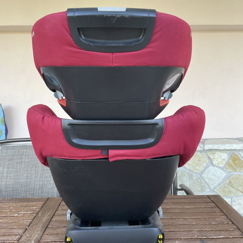 Maxi Cosi Rodifix car seat red like new with Isofix bases