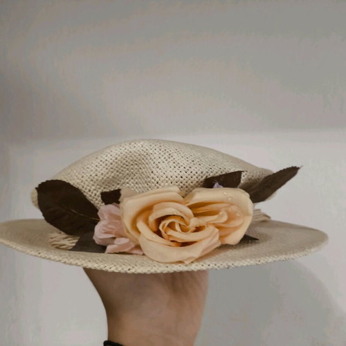 Women's summer hat like new, beige, size M