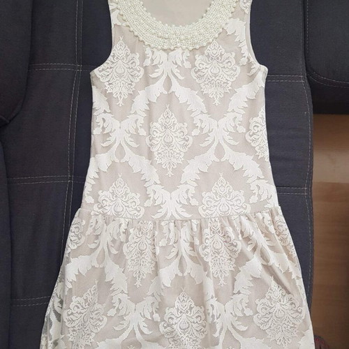 Benetton women's lace dress with pearls around neckline like new, size 34/XS