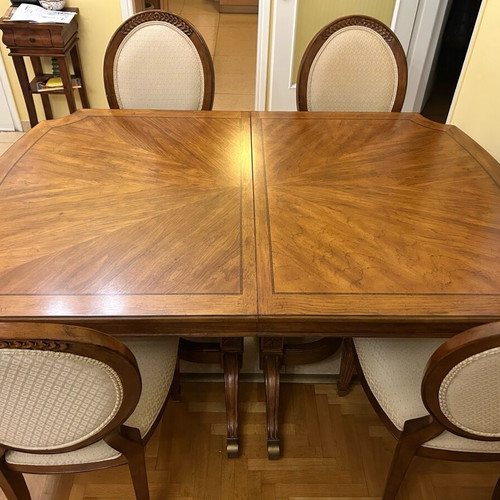 Dining set with 6 chairs like new, solid wood and fabric upholstery