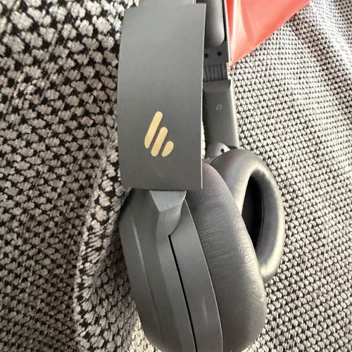 Edifier W820NB wireless headphones like new with Bluetooth and Type C
