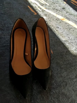 Black suede pumps used, size 37, 4 cm heel