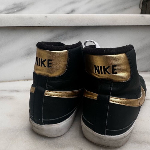 Nike boots black with gold details like new No 42 unisex